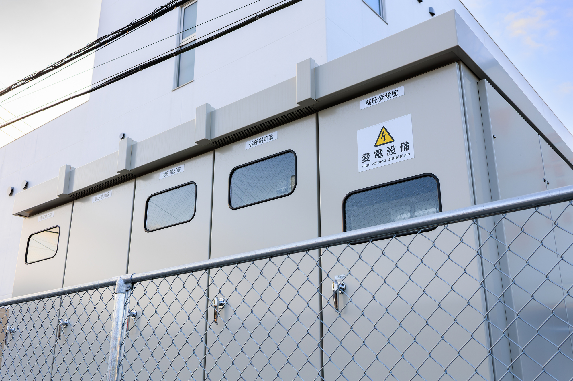 制御盤ボックスとは？材質やサイズ、構造の最適な選び方を徹底解説