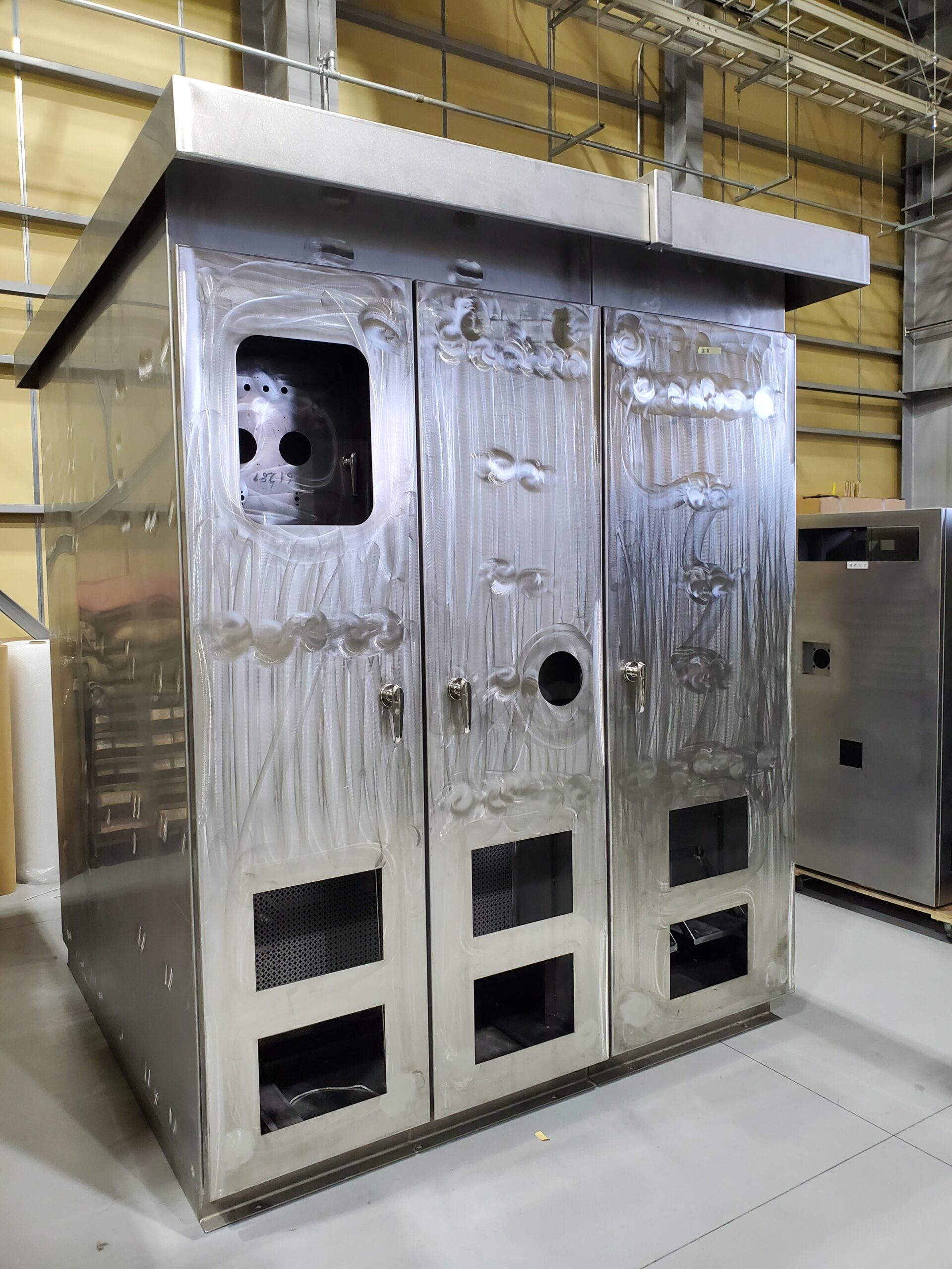 大型トランス　収納盤